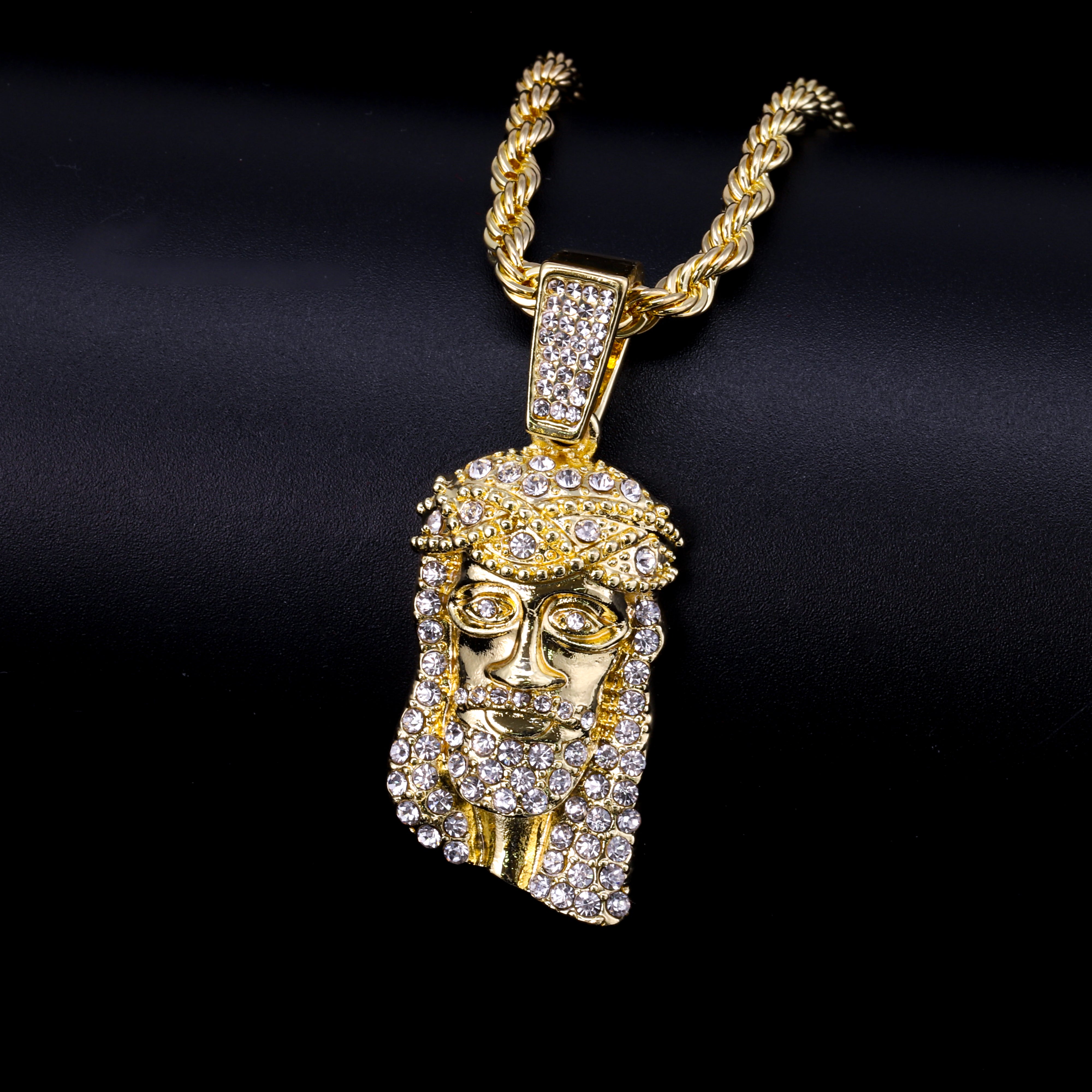 ICED JESUS NECKLACE GOLD
